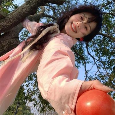 他与爱神同时降临